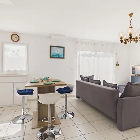 Jolie Maison Pour 4 Avec Jardin La Turballe