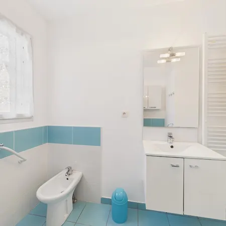 Jolie Maison Pour 4 Avec Jardin *